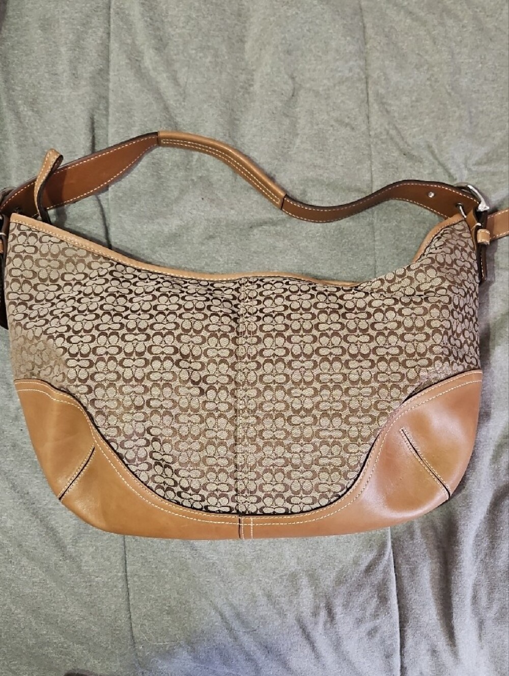 Vintage Coach Signature Canvas Shoulder Bag in Brown and Tan EUC - Picture 2 of 11